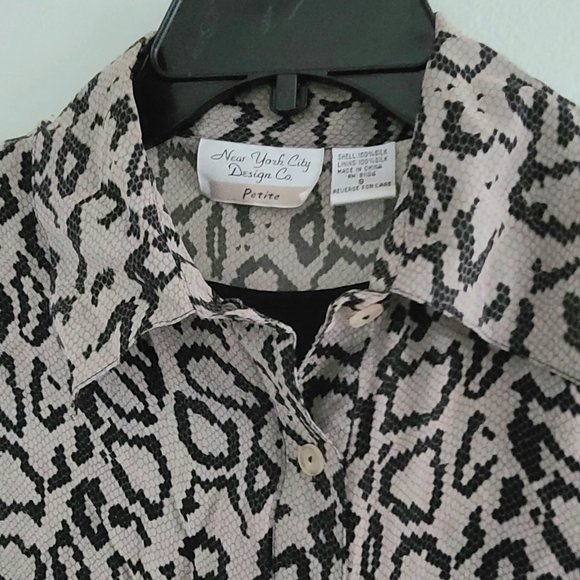 Vintage NYC Design Co 100% Silk Snake Print Short Sleeve Button Down Blouse Top - Picture 4 of 6